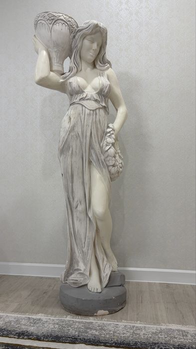 Продам статую Афродиты из гипса