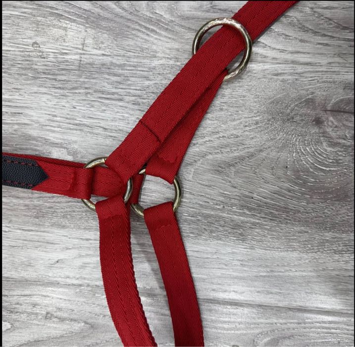 Продам новую уздечку