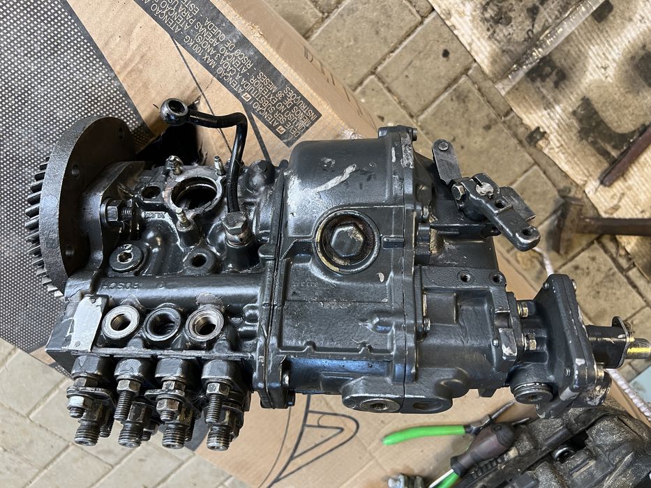 Pompa injectie Bosch si injectoare motor Mercedes OM364