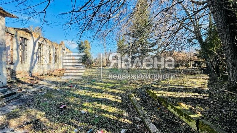 Продава се Магазин в с. Комарево, Област Варна - 5000 кв.м за 16 €/кв.м - Снимка #11