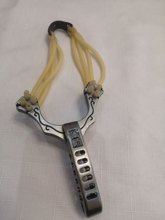 Най яката метална прашка ловна бойна  (жилка прашка разпинялка)