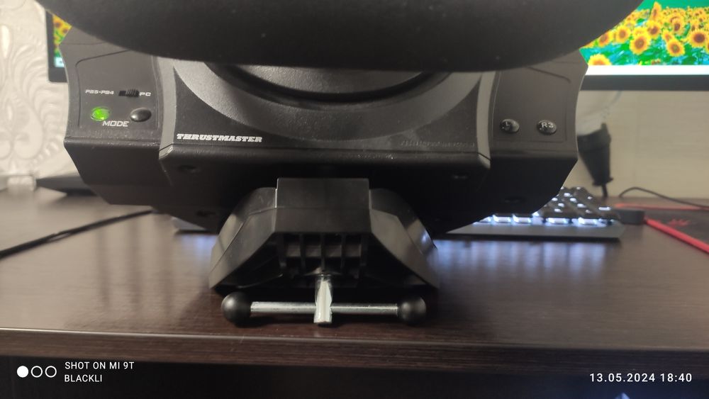 Thrustmaster T300 alcantara edition