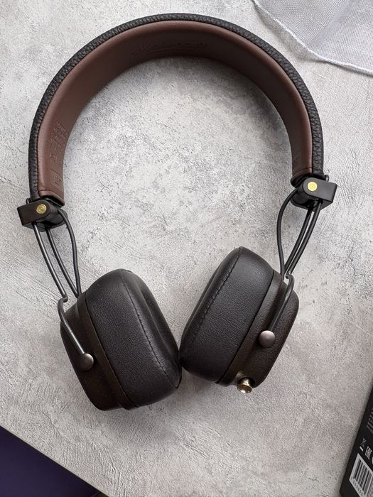 Продам наушники Marshall major 4