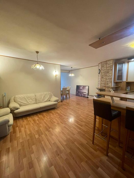 Четиристаен апартамент в жк Гео Милев.