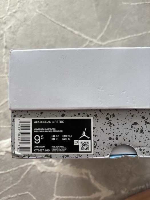 Air Jordan 4 Retro University Blue