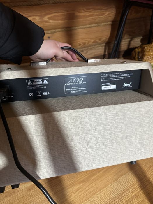 Продам комбоусилитель