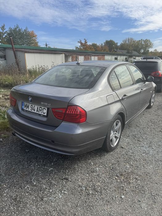 Bmw  seria 3, model 318, an 2011