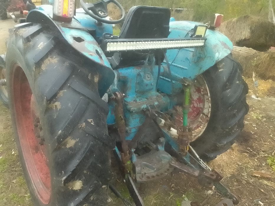Vând tractor fordson major diesel
