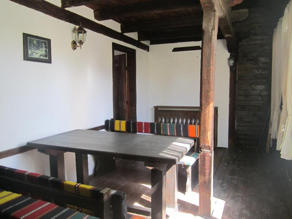 Дава се под наем Заведение в Банско - 200 кв.м за 1000 € - Снимка #1