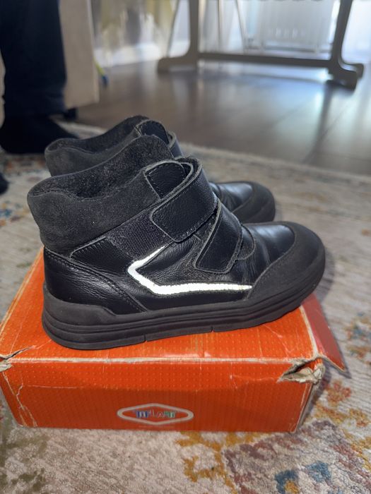 Продам ботинки для девочки