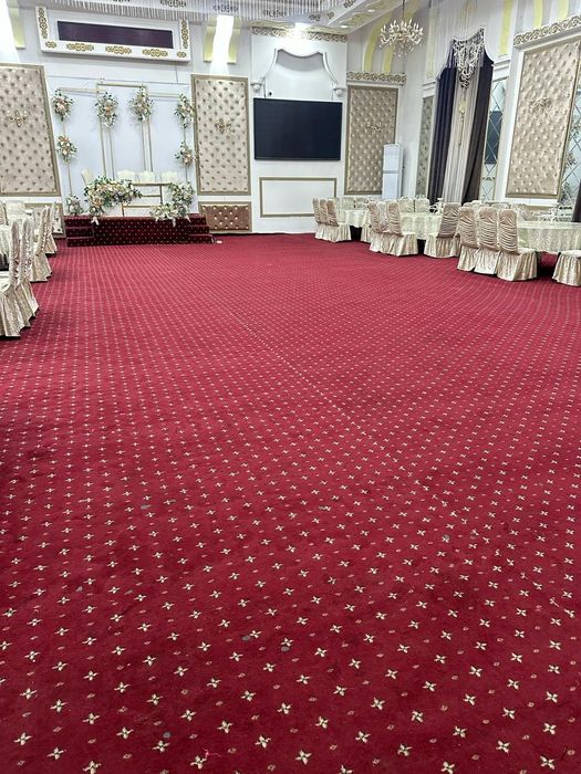 Продам ковралан красного цвета