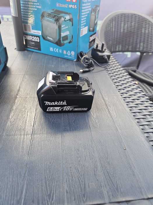 Продавам тонколона Makita DMR 203