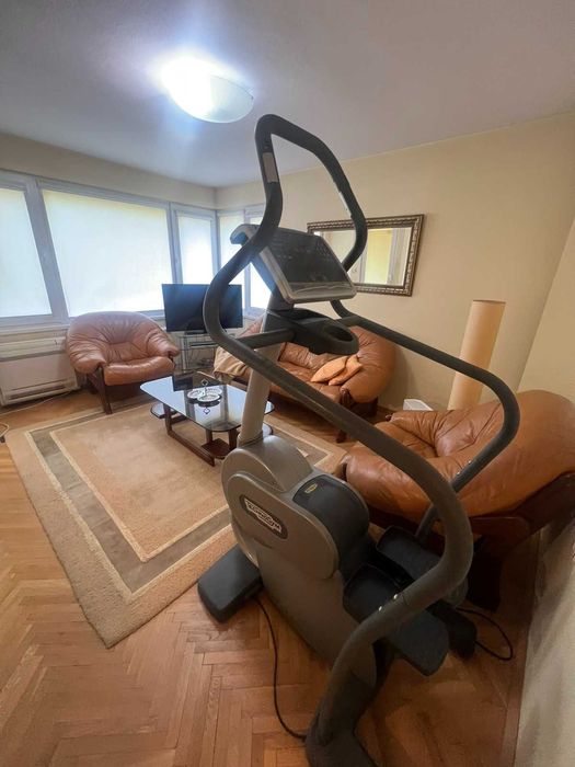 Професионален степер стълби stair climber на Technogym