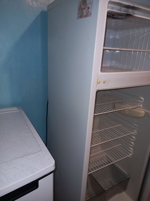 Продам холодильник Минск,компрессор новый.