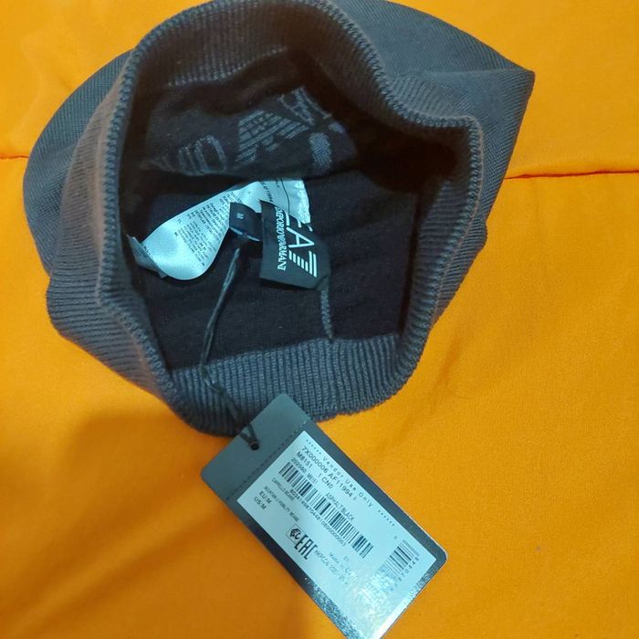 Шапка  Emporio Armani /EA7