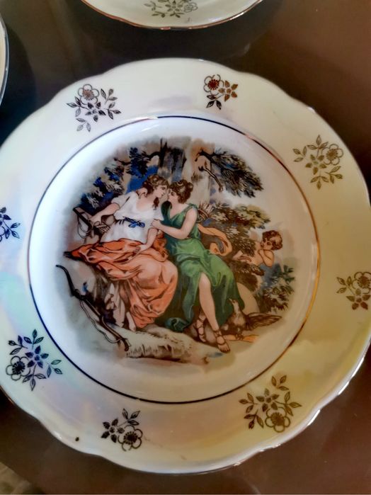 Антикварен порцеланов колекционерски сет сервиз чинийки чашки каничка