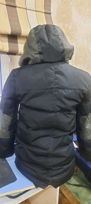 Продаю куртки на подростка