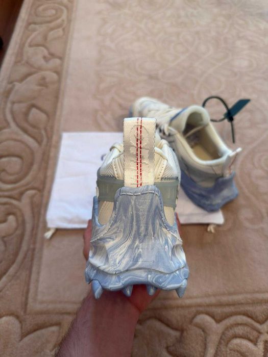 Adidasi Off-White ODSY 1000