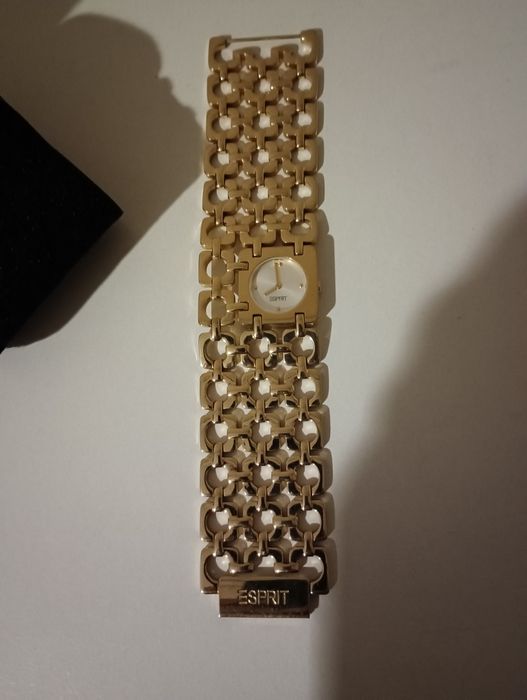 Всяко по 20 лв Miss sixty обеци и часовник Esprit