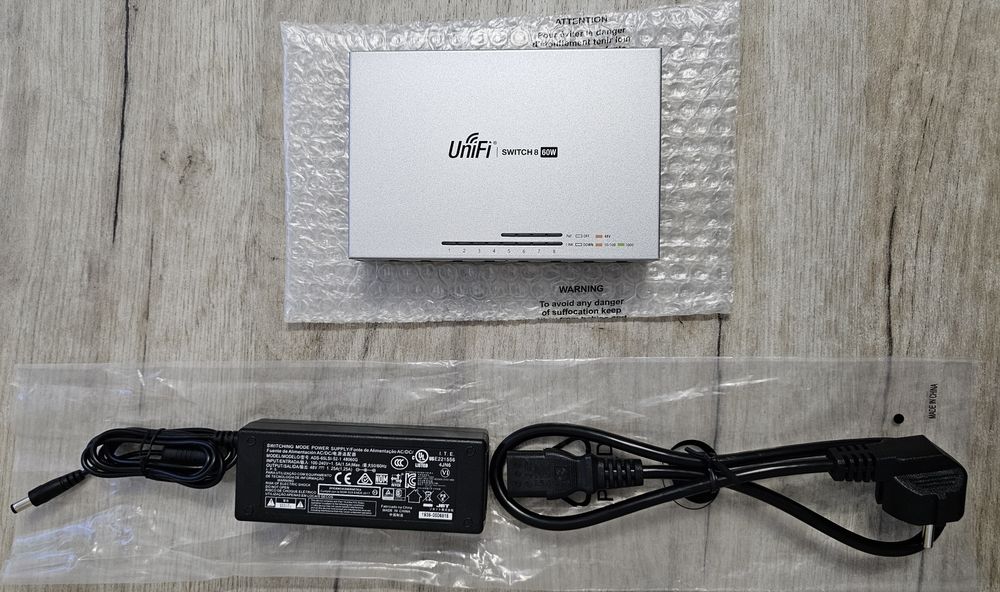 Ubiquiti UniFi - echipament profesional rețea router WI-FI