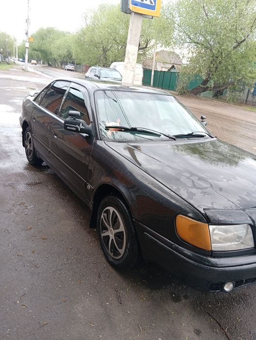 Продам Ауди 100 2.6
