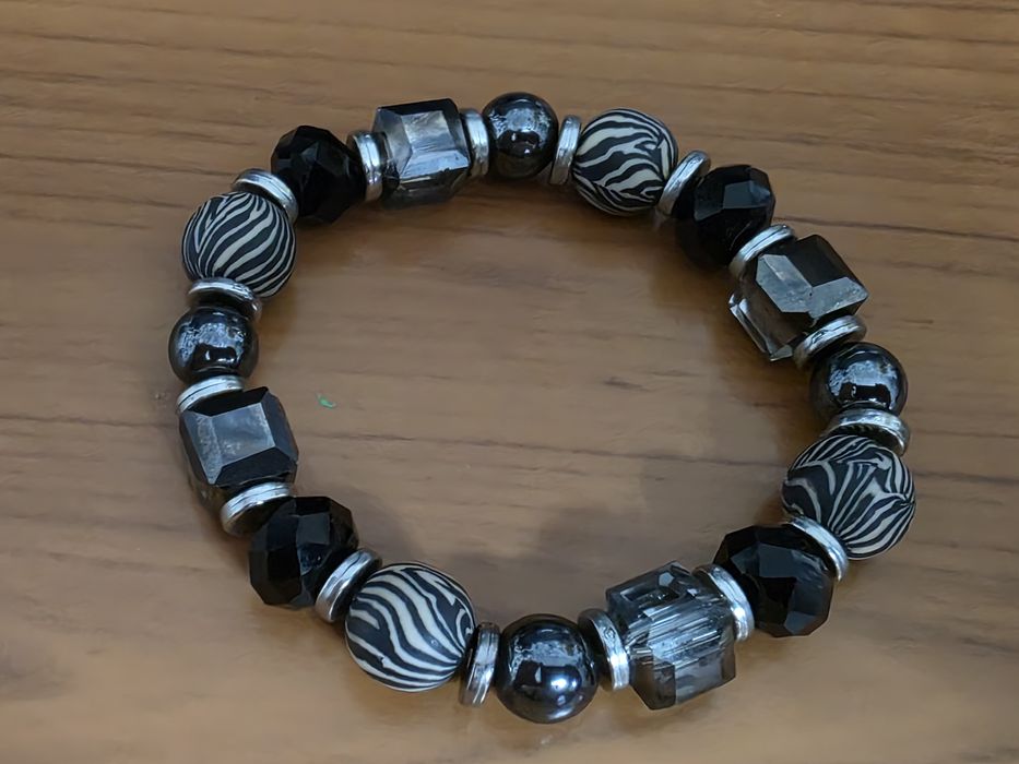 Продаю новые браслеты на руку