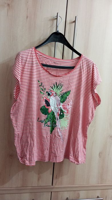 Tricou scurtă pentru femei. 2 pereche.