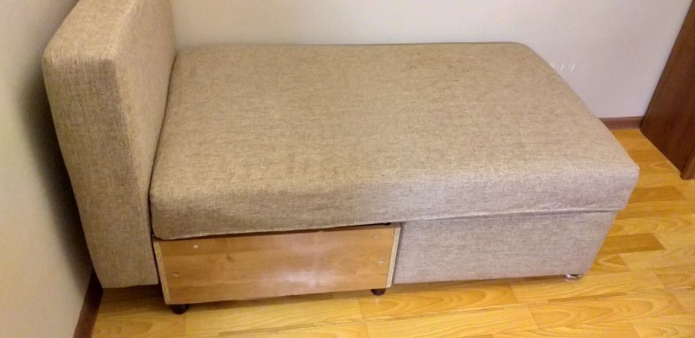 Разборный диван.