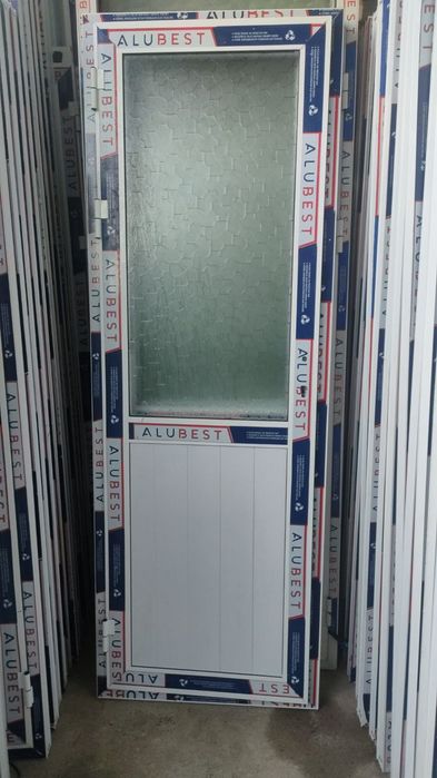 Двери Алиминивые готовые разные варианты разные размеры есть
