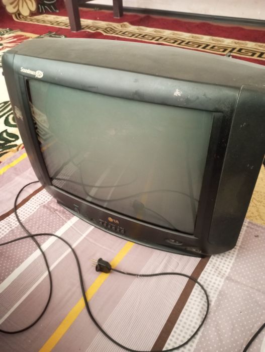 Срочно продаётся телевизор LG