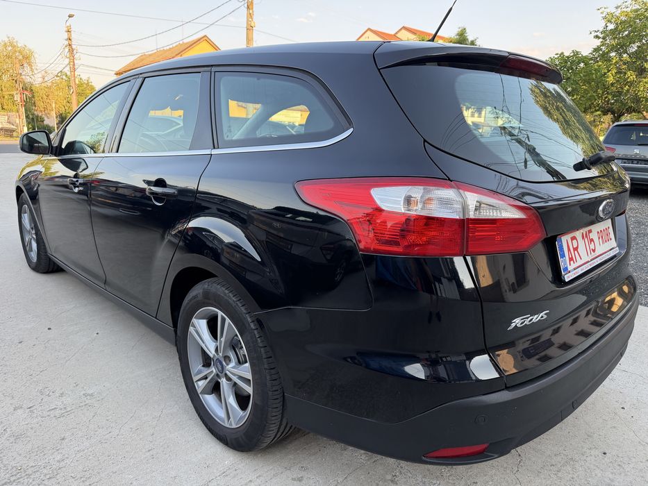 FORD Focus 2011 — imagine 5