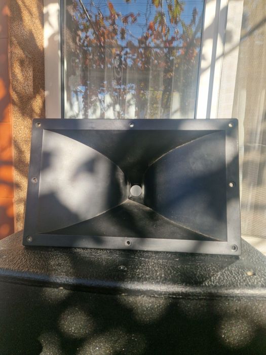 Horn dryver boxa
