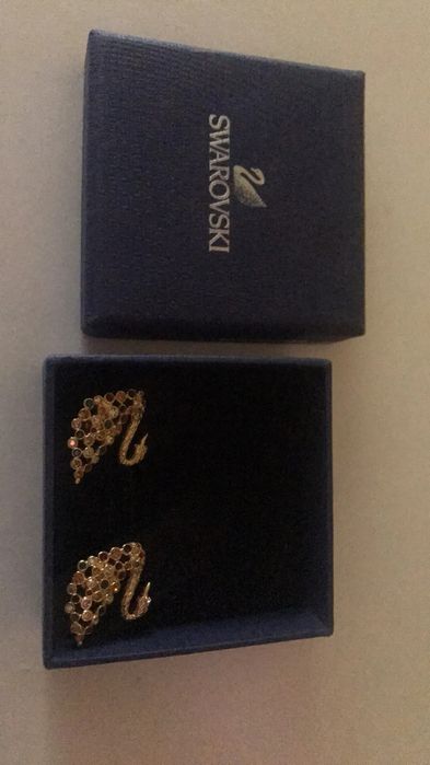 Swarovski butoni