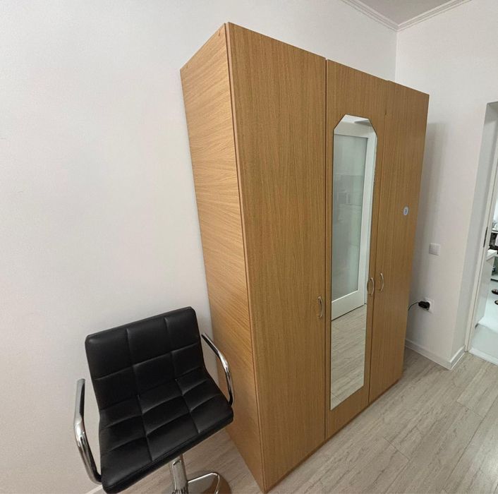 Mobila dormitor in stare foarte buna !