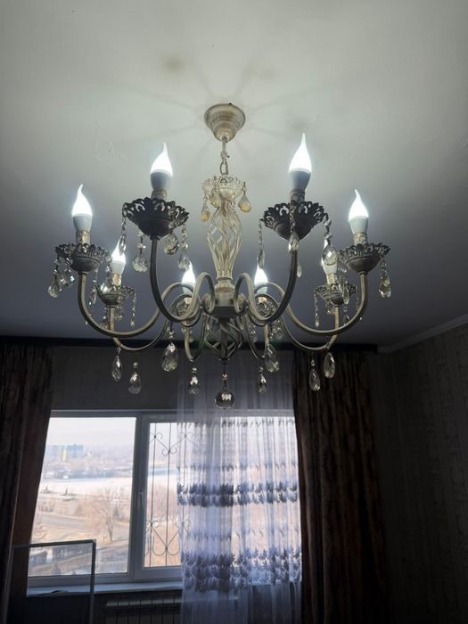 Продам люстру.        ...