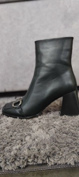 Нови дамски боти в  черна еко кожа-класика и стил! 38 39 40 размер