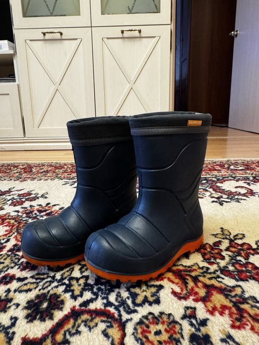 Продам детские сапожки