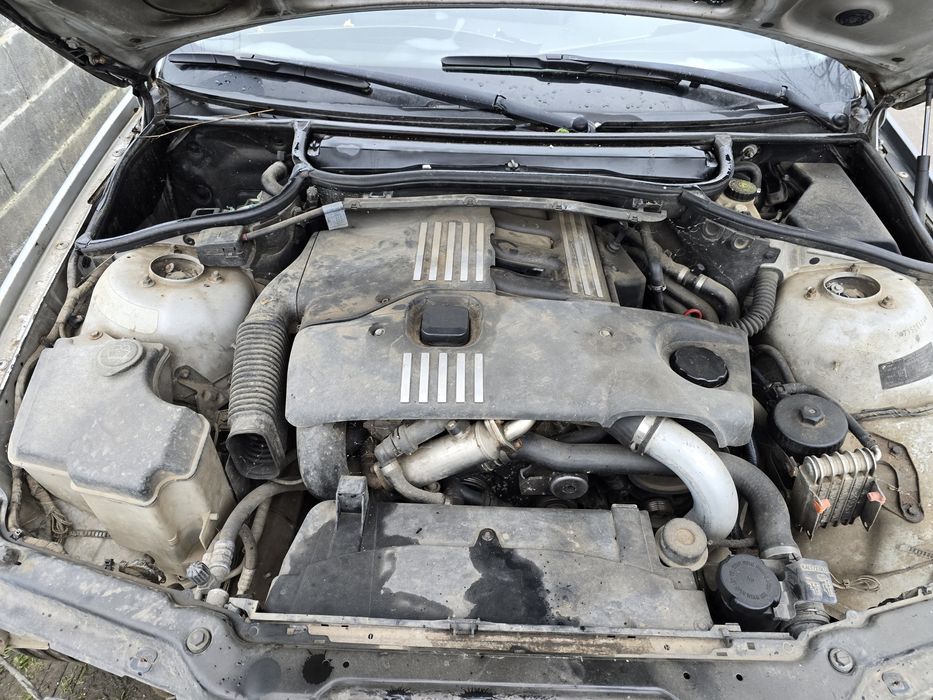 Продавам бмв е46 2.0д на части