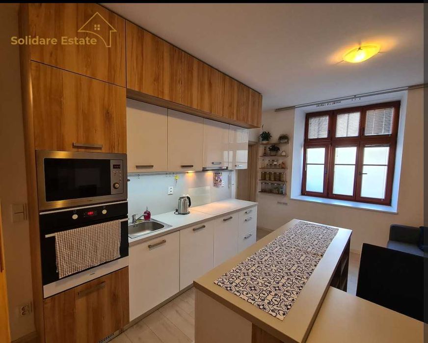 Дава се под наем Тристаен апартамент в София, Център - 70 кв.м за 600 € - Снимка #1