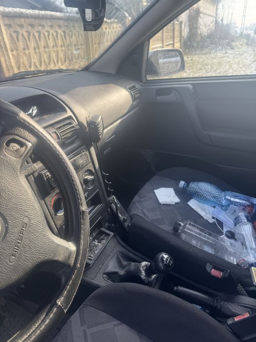 Vand opel  pentru rabla sau se mai poate circula cu el