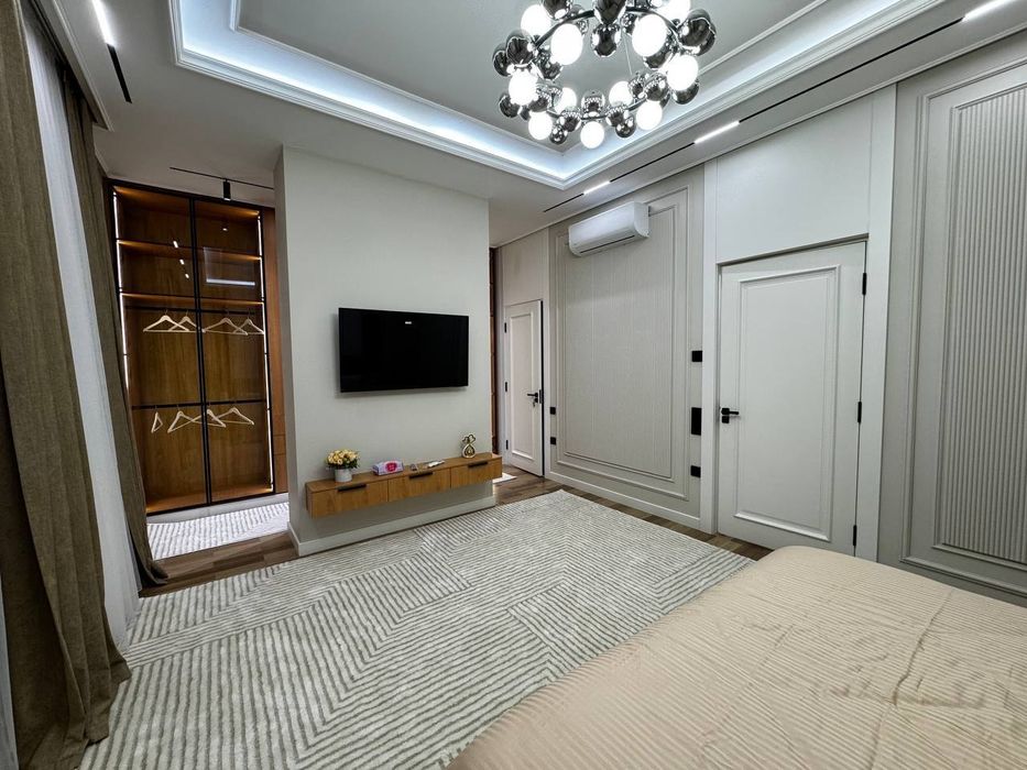 СРОЧНО! ПРОДАЁТСЯ 2/6/9 квартира в ЖК "IMPERIAL"
метро Ойбек 
Мирабадс