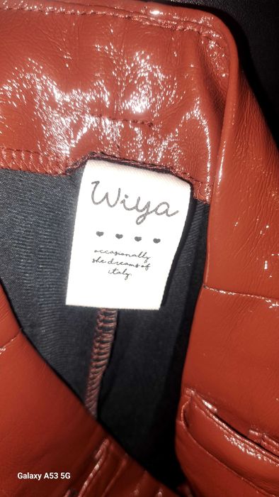 Pantaloni piele sintetica