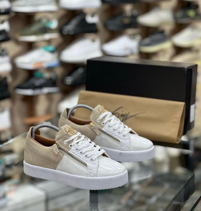 Tenesi giuseppe zanotti