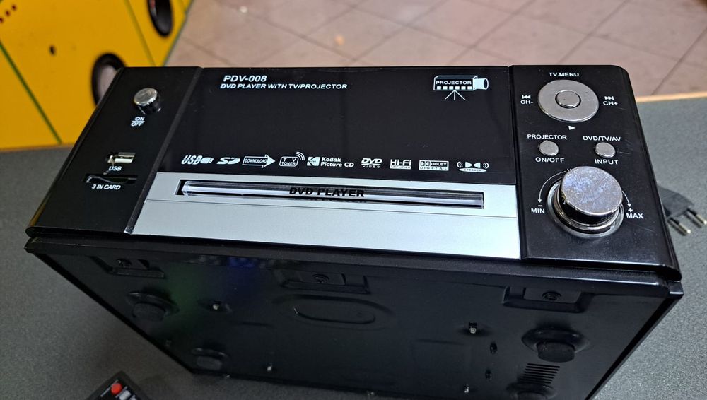 Видео DVD проектор новый в упаковке