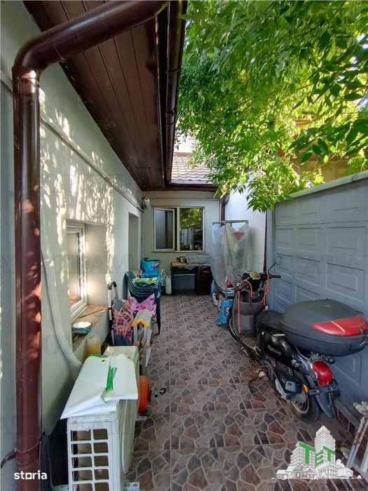 Casa cu 3 camere si 2 bai pe parter, cu SU 65mp in Sectorul 5, aproape