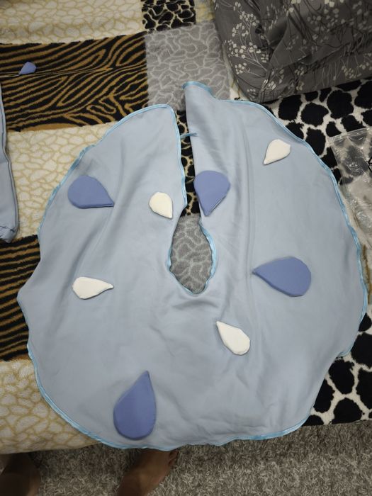 Продам костюм капельки