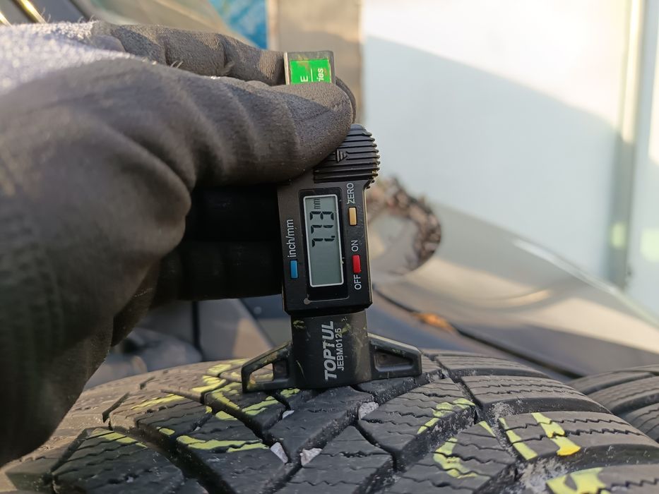 Anvelope MS iarna 235 55 18 semperit 2022 7.7mm