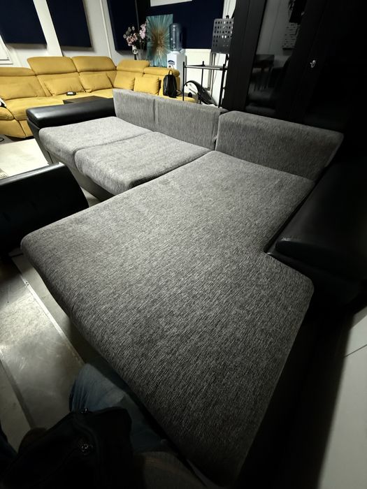 Coltar extensibil material textil