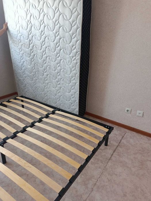 Продам основание с матрасом