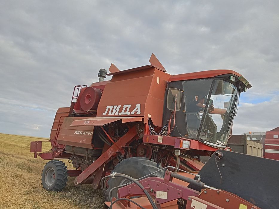 Продам комбайн лида 1300